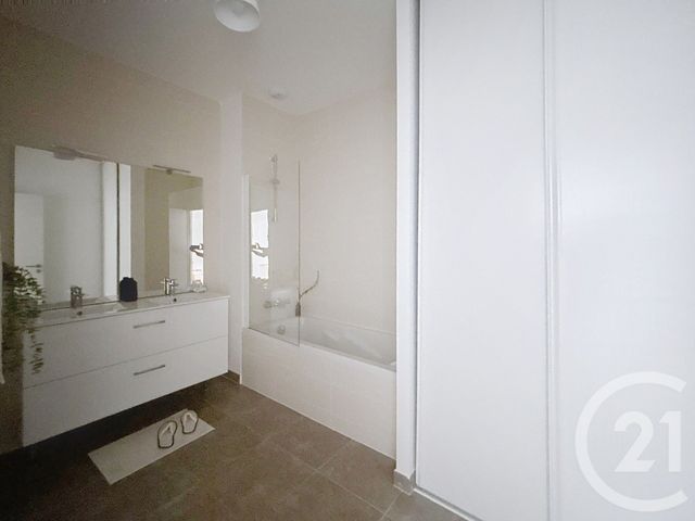 Appartement F4 à vendre - 4 pièces - 87.23 m2 - GRADIGNAN - 33 - AQUITAINE - Century 21 Les Graves