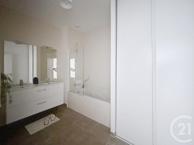 Appartement Duplex à vendre - 5 pièces - 105.75 m2 - GRADIGNAN - 33 - AQUITAINE - Century 21 Les Graves