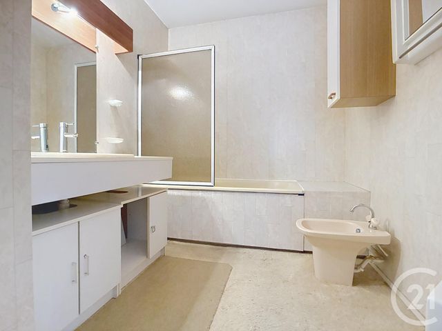 Appartement F3 à vendre - 3 pièces - 59.43 m2 - GRADIGNAN - 33 - AQUITAINE - Century 21 Les Graves