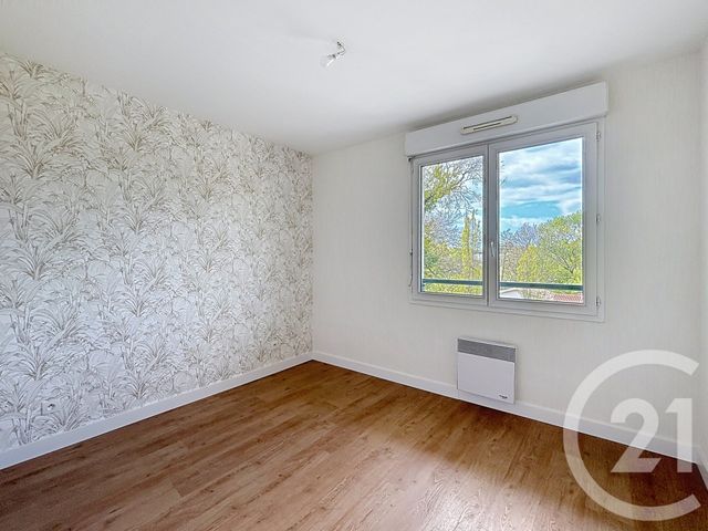 Appartement T5 à louer - 5 pièces - 110.17 m2 - GRADIGNAN - 33 - AQUITAINE - Century 21 Les Graves