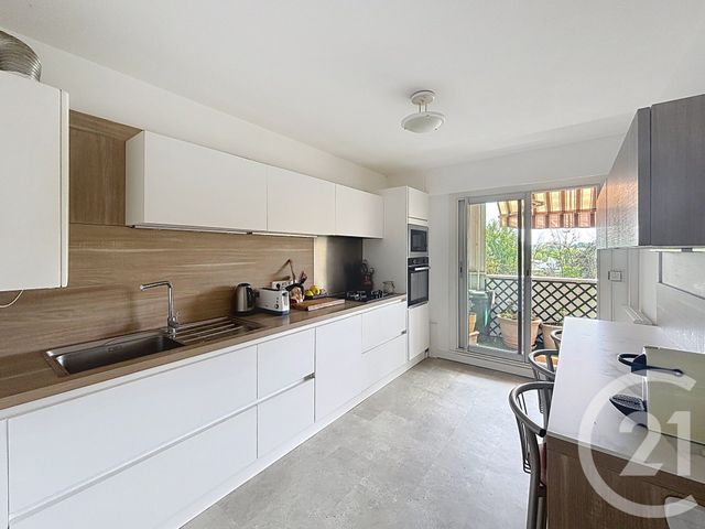 Appartement T5 à vendre - 6 pièces - 131.77 m2 - GRADIGNAN - 33 - AQUITAINE - Century 21 Les Graves