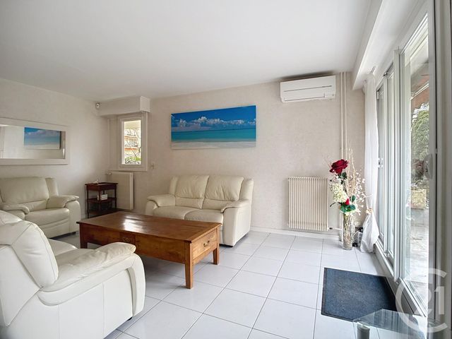 Appartement F5 à vendre - 5 pièces - 100.38 m2 - GRADIGNAN - 33 - AQUITAINE - Century 21 Les Graves