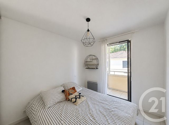 Appartement T2 à vendre - 2 pièces - 42.8 m2 - GRADIGNAN - 33 - AQUITAINE - Century 21 Les Graves