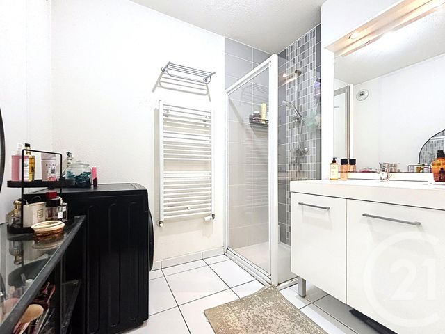 Appartement T2 à vendre - 2 pièces - 43.92 m2 - GRADIGNAN - 33 - AQUITAINE - Century 21 Les Graves