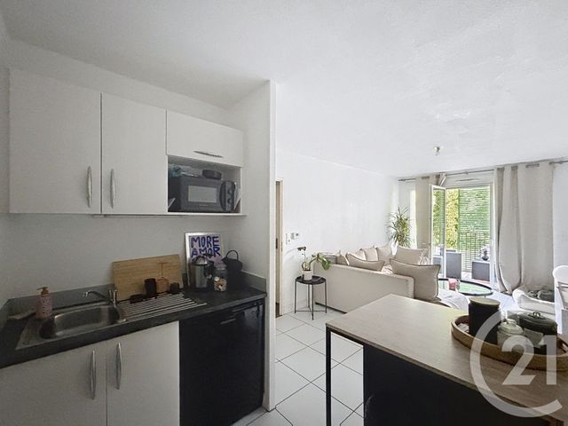 Appartement T2 à vendre - 2 pièces - 43.92 m2 - GRADIGNAN - 33 - AQUITAINE - Century 21 Les Graves