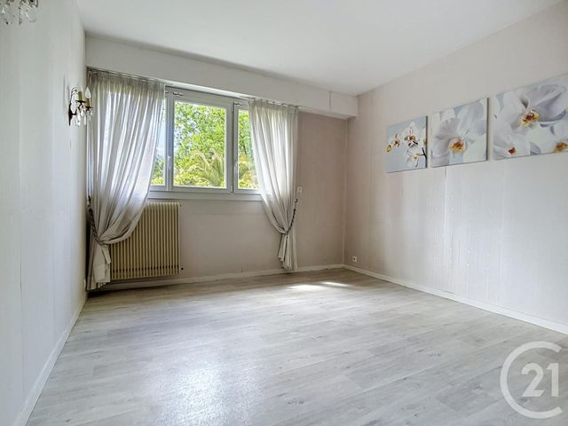 Appartement F5 à vendre - 5 pièces - 100.38 m2 - GRADIGNAN - 33 - AQUITAINE - Century 21 Les Graves
