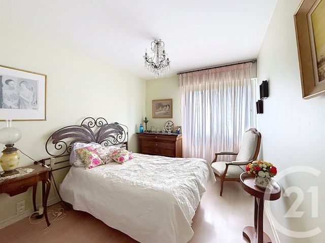Appartement T3 à vendre - 3 pièces - 75.13 m2 - GRADIGNAN - 33 - AQUITAINE - Century 21 Les Graves