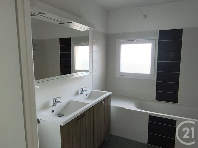 Appartement T4 à louer - 4 pièces - 83.08 m2 - CENON - 33 - AQUITAINE - Century 21 Les Graves